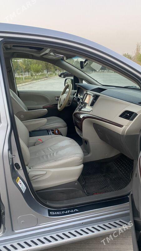 Toyota Sienna 2010 - 340 000 TMT - Туркменабат - img 7