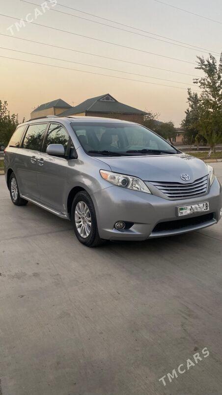Toyota Sienna 2010 - 340 000 TMT - Туркменабат - img 3