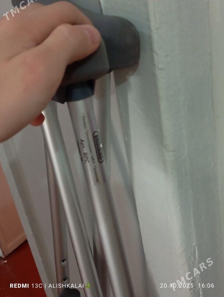 Костыли Немецкий - 10 мкр - img 1