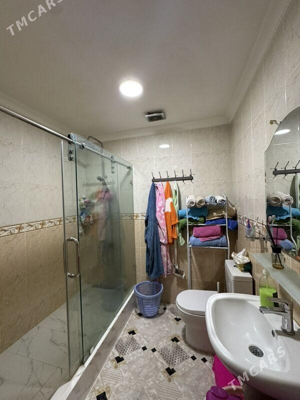 2017 GURTLY 4KOMNAT - Gurtly - img 8