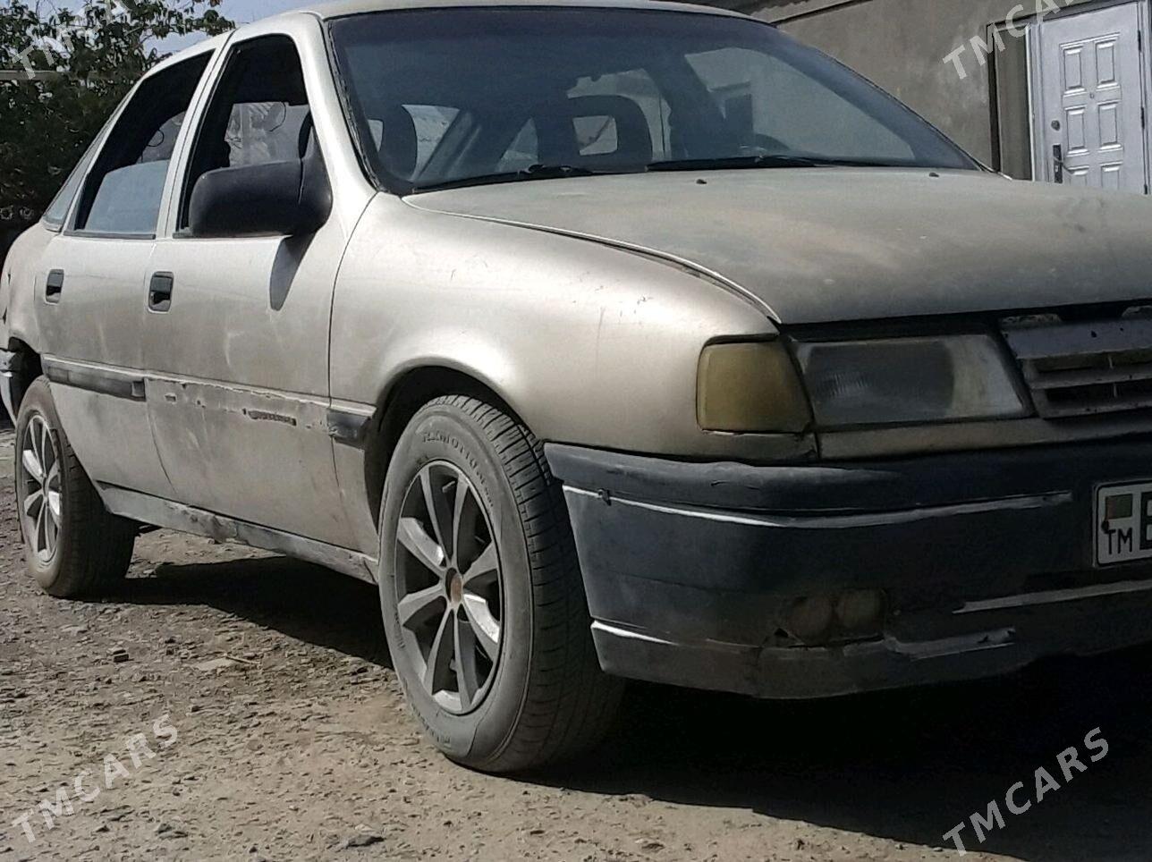 Opel Vectra 1988 - 20 000 TMT - Бахарден - img 4