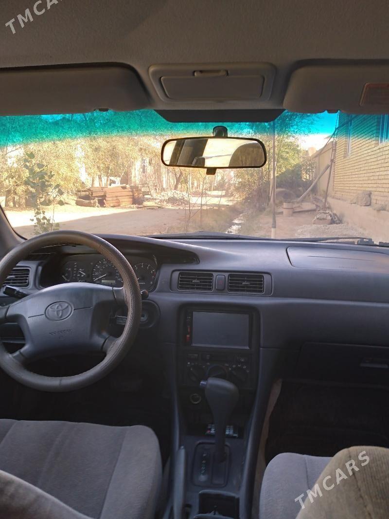 Toyota Camry 1998 - 150 000 TMT - Köneürgenç - img 1