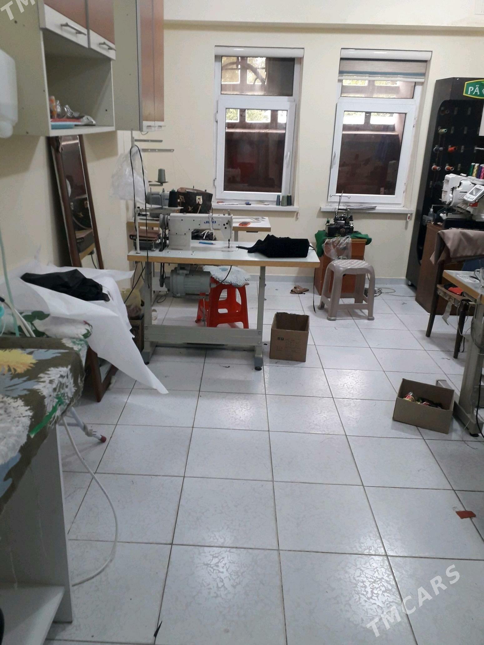 SALONA  MAKÝAÇI  GEREG - Ашхабад - img 3