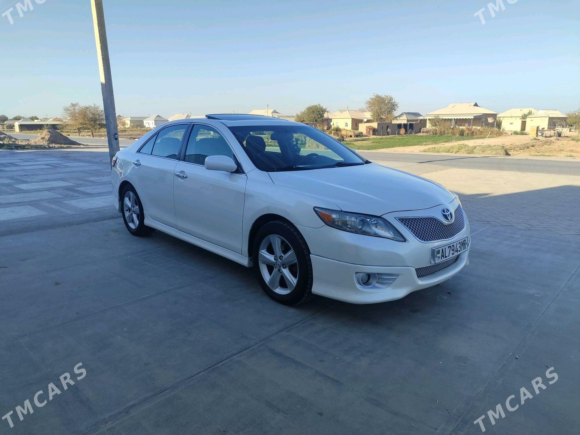 Toyota Camry 2010 - 205 000 TMT - Байрамали - img 1