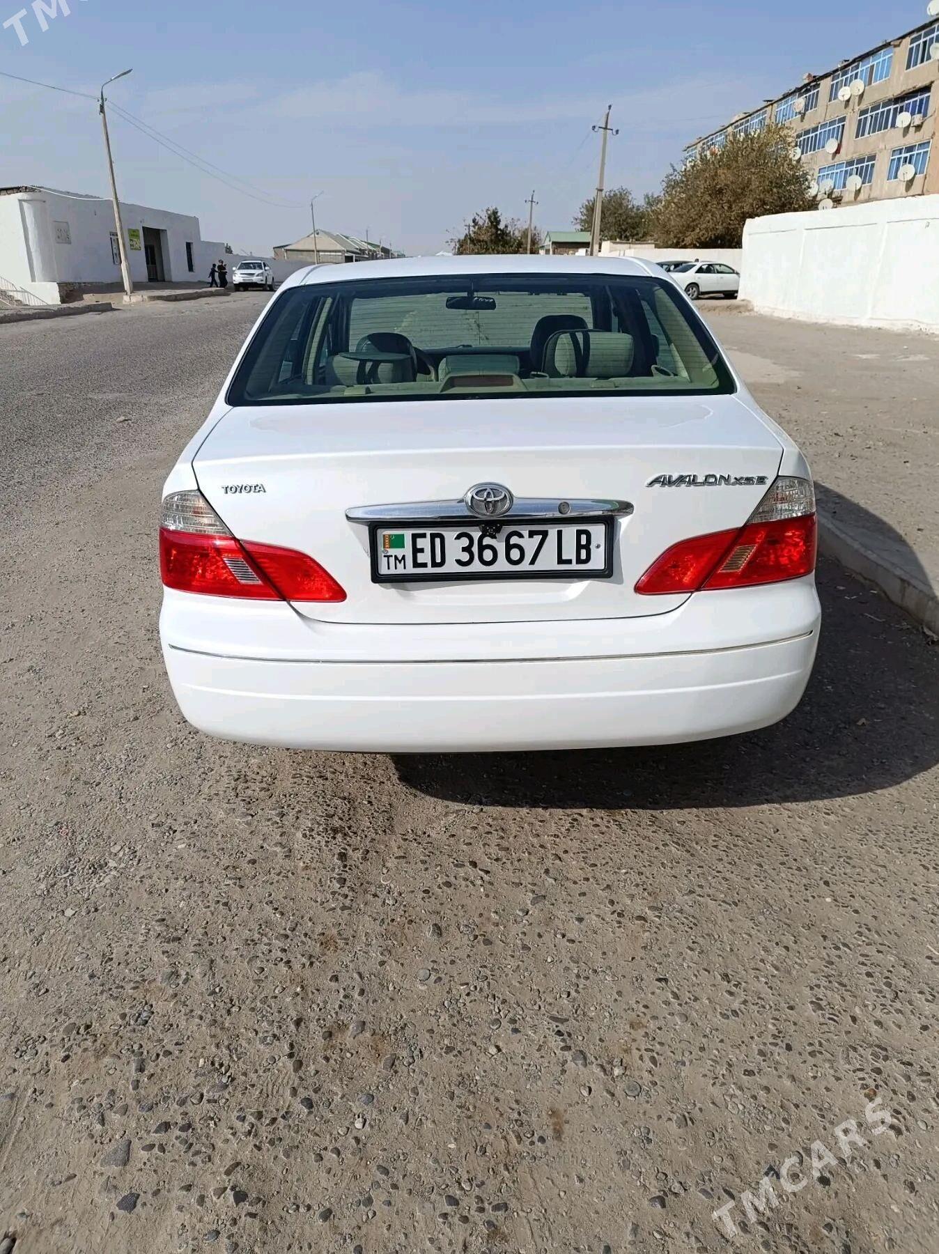 Toyota Avalon 2002 - 190 000 TMT - Магданлы - img 3