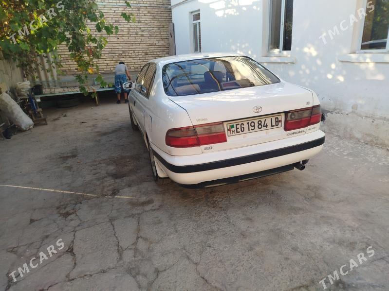 Toyota Carina 1994 - 68 000 TMT - Туркменабат - img 1
