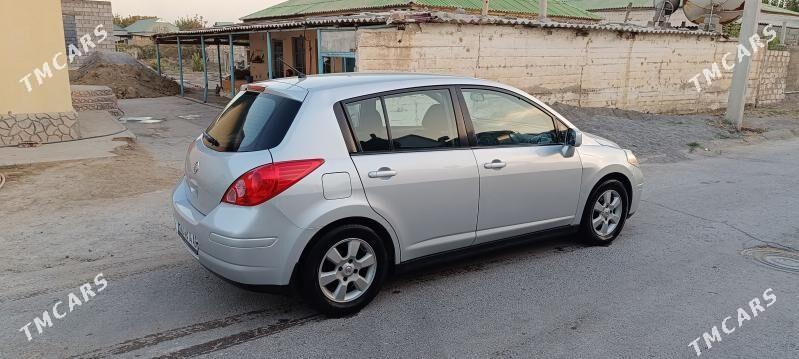 Nissan Versa 2010 - 135 000 TMT - Büzmeýin - img 4