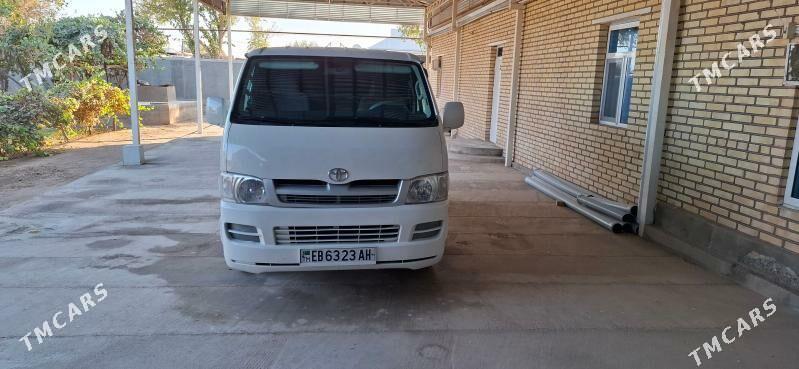 Toyota Hiace 2010 - 245 000 TMT - Мары - img 1