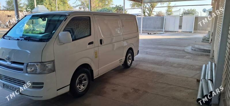 Toyota Hiace 2010 - 245 000 TMT - Мары - img 3