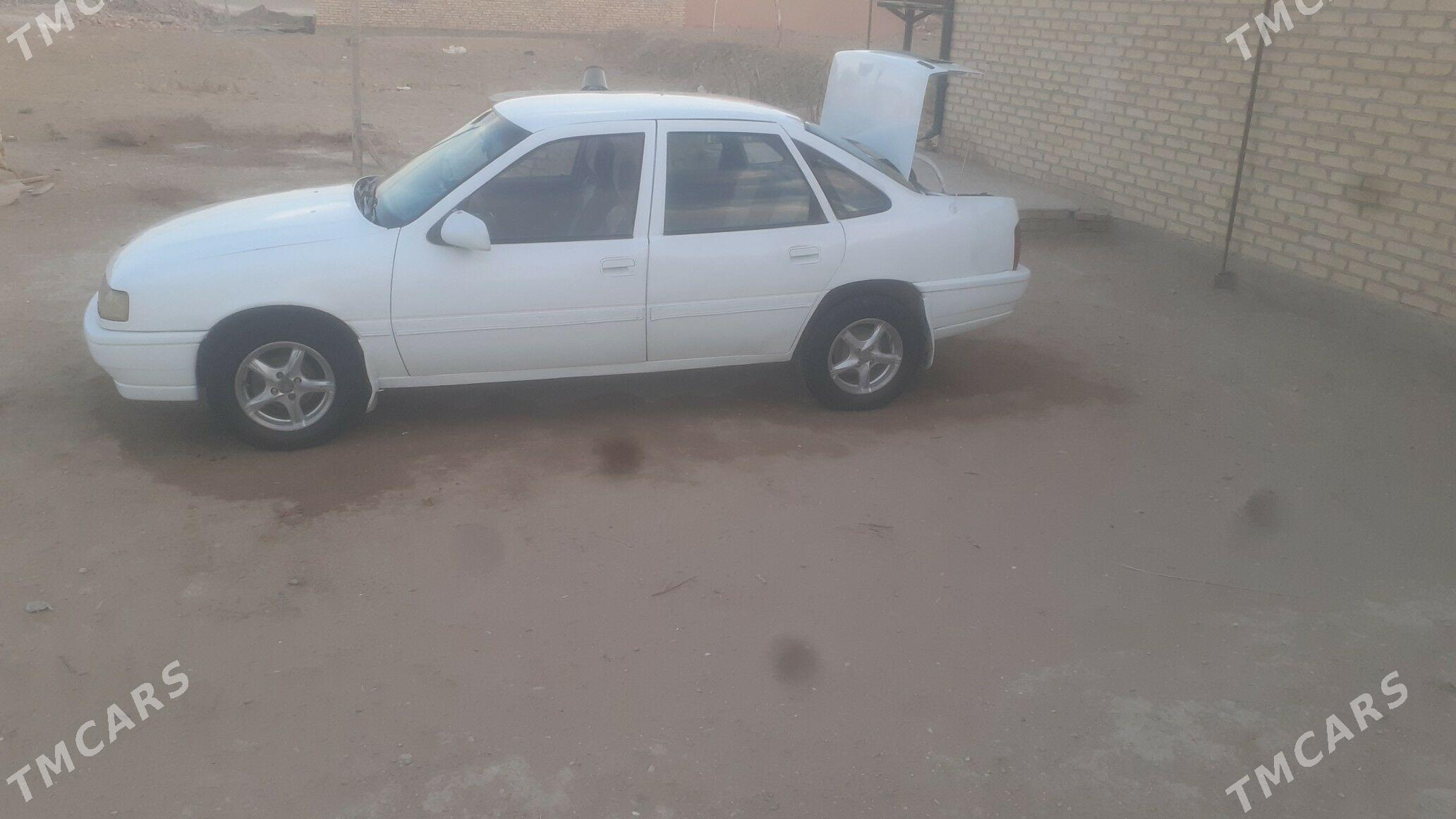 Opel Vectra 1991 - 25 000 TMT - Дарганата - img 3