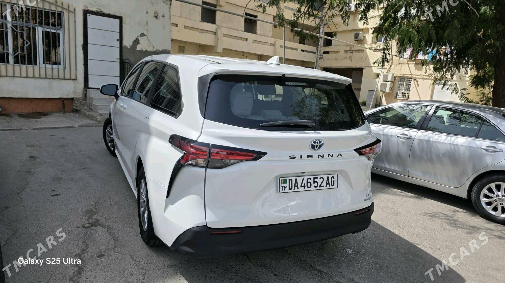 Toyota Sienna 2022 - 460 000 TMT - Ашхабад - img 4