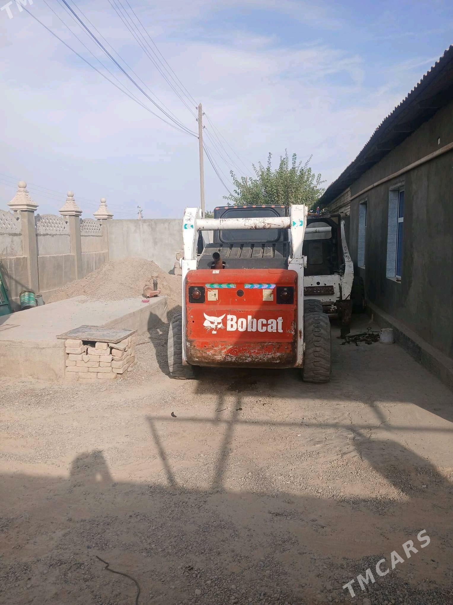 Bobcat S250 2007 - 220 000 TMT - Ýaşlyk - img 4