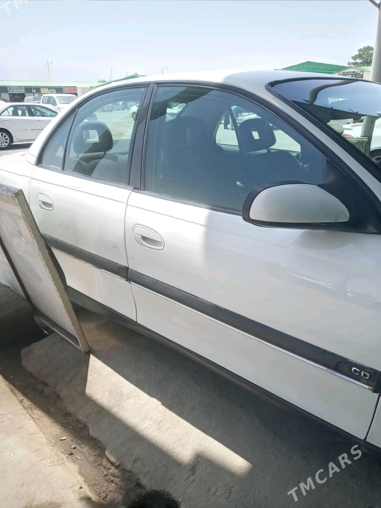 Opel Omega 1995 - 40 000 TMT - Бахарден - img 4