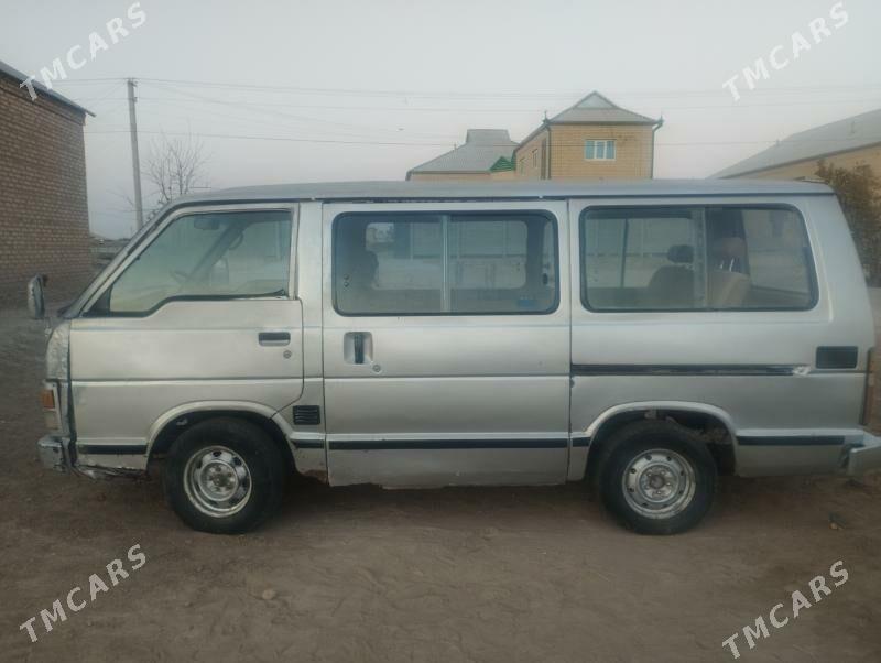 Toyota Hiace 1985 - 20 000 TMT - Murgap - img 1