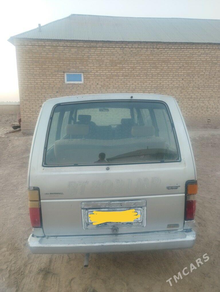 Toyota Hiace 1985 - 20 000 TMT - Murgap - img 2