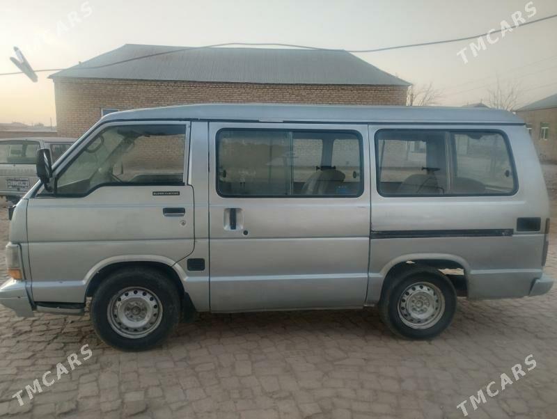 Toyota Hiace 1988 - 34 000 TMT - Мургап - img 4