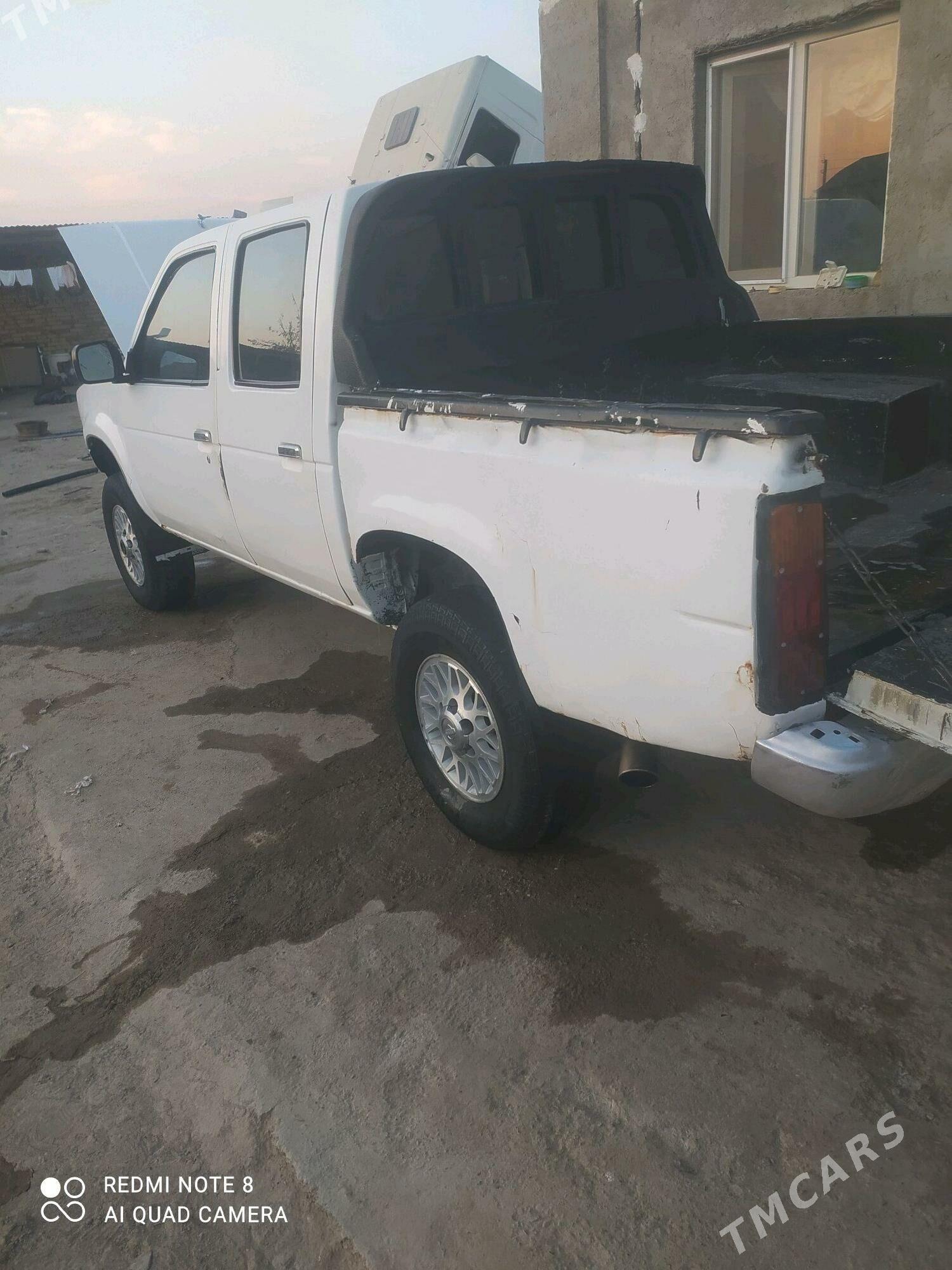 Nissan Navara 1987 - 77 000 TMT - Мургап - img 4