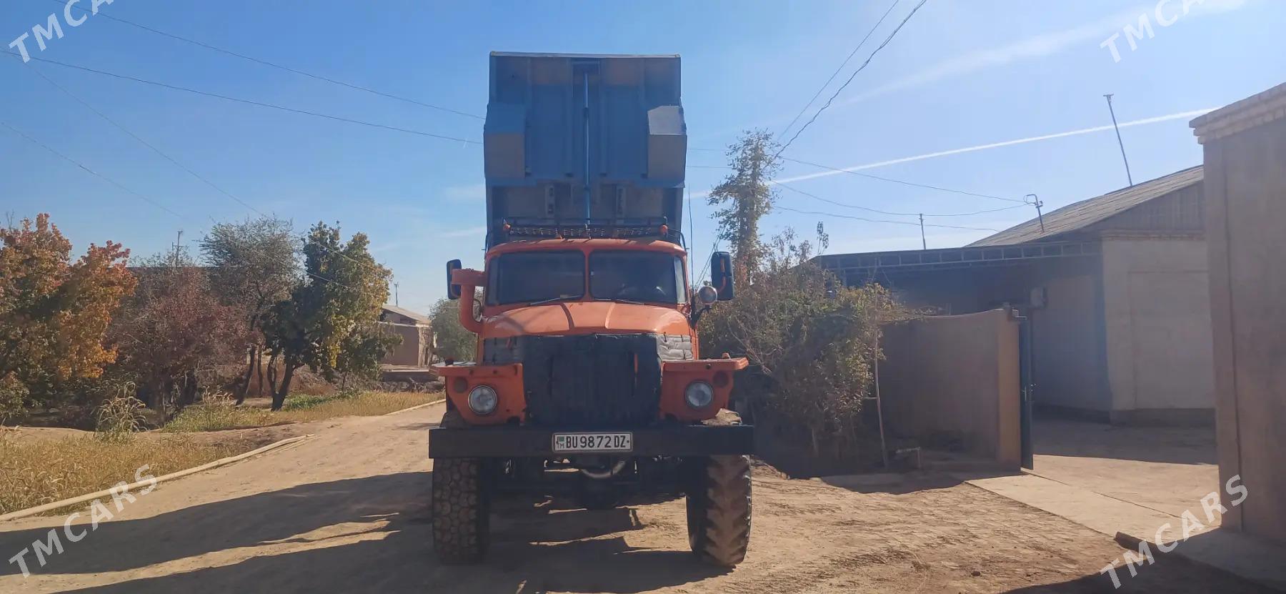 Ural 5557 1987 - 300 000 TMT - Гурбансолтан Едже - img 1