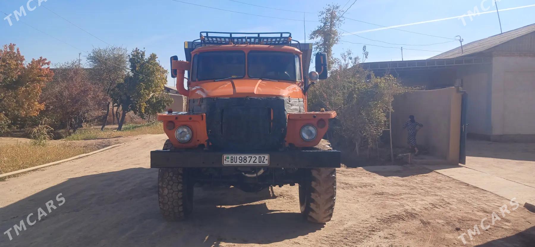 Ural 5557 1987 - 300 000 TMT - Гурбансолтан Едже - img 3