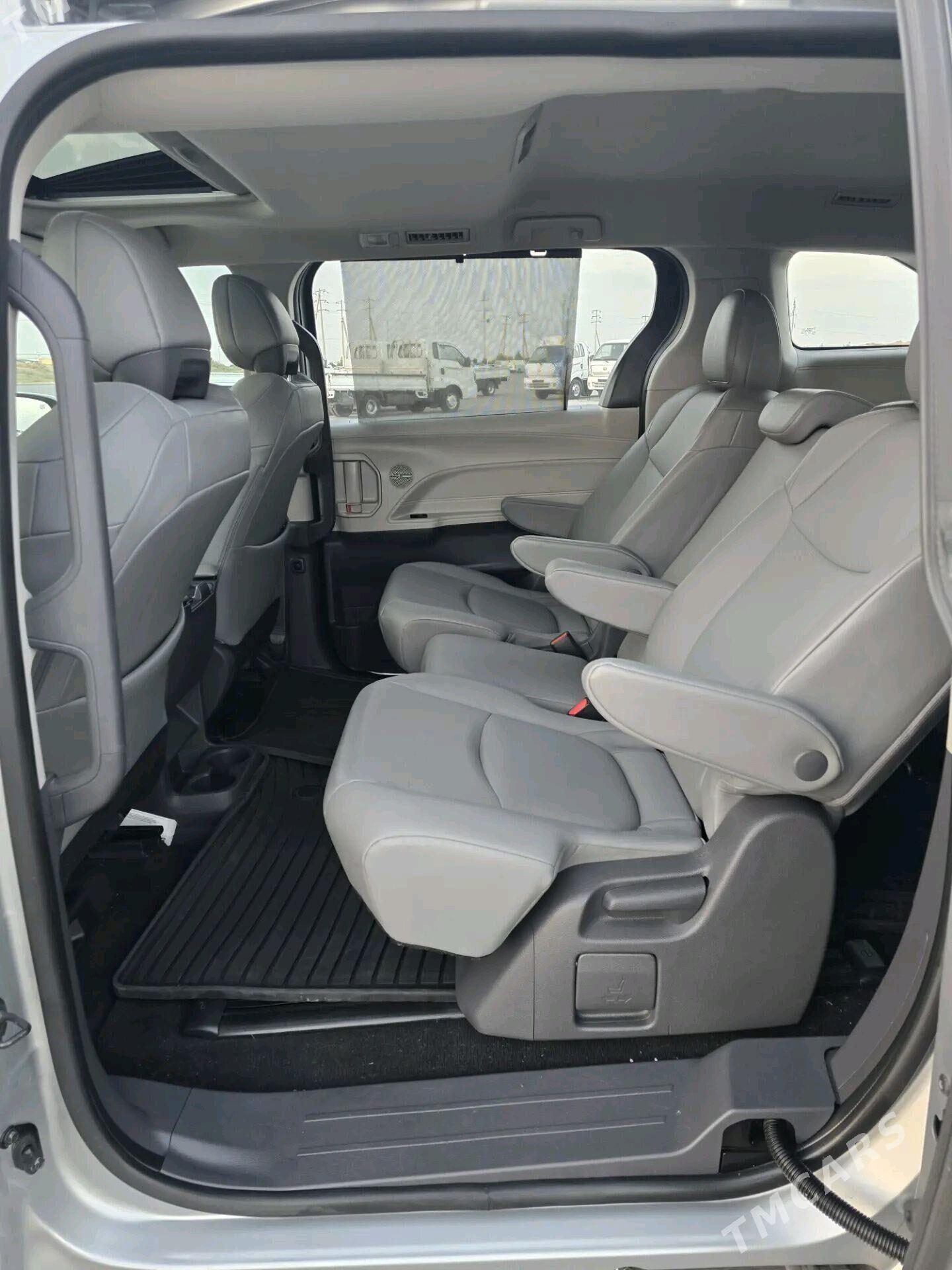 Toyota Sienna 2021 - 550 000 TMT - Дашогуз - img 6