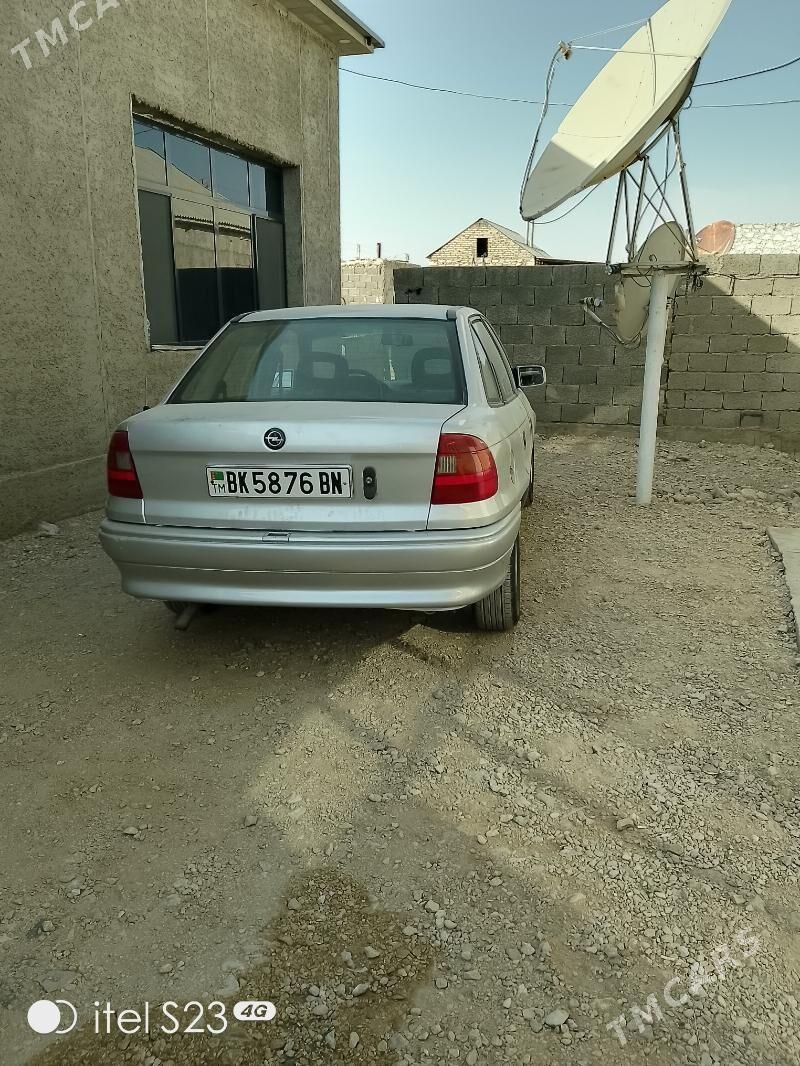 Opel Astra 1993 - 40 000 TMT - Джебел - img 3