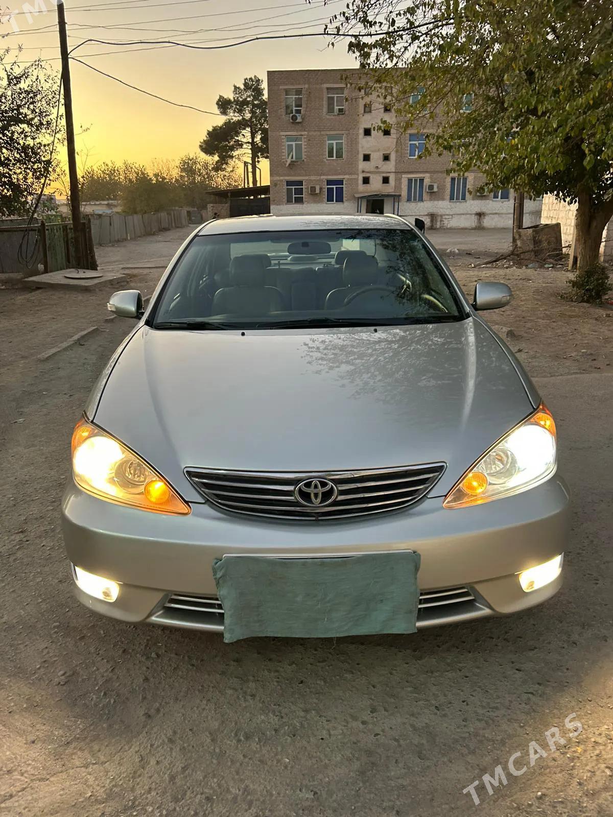 Toyota Camry 2004 - 220 000 TMT - Магданлы - img 3