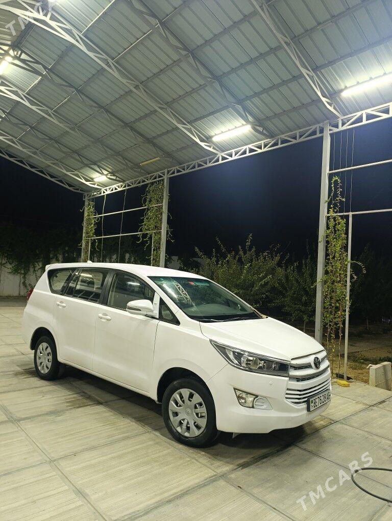 Toyota Innova 2020 - 245 000 TMT - Гёкдепе - img 3