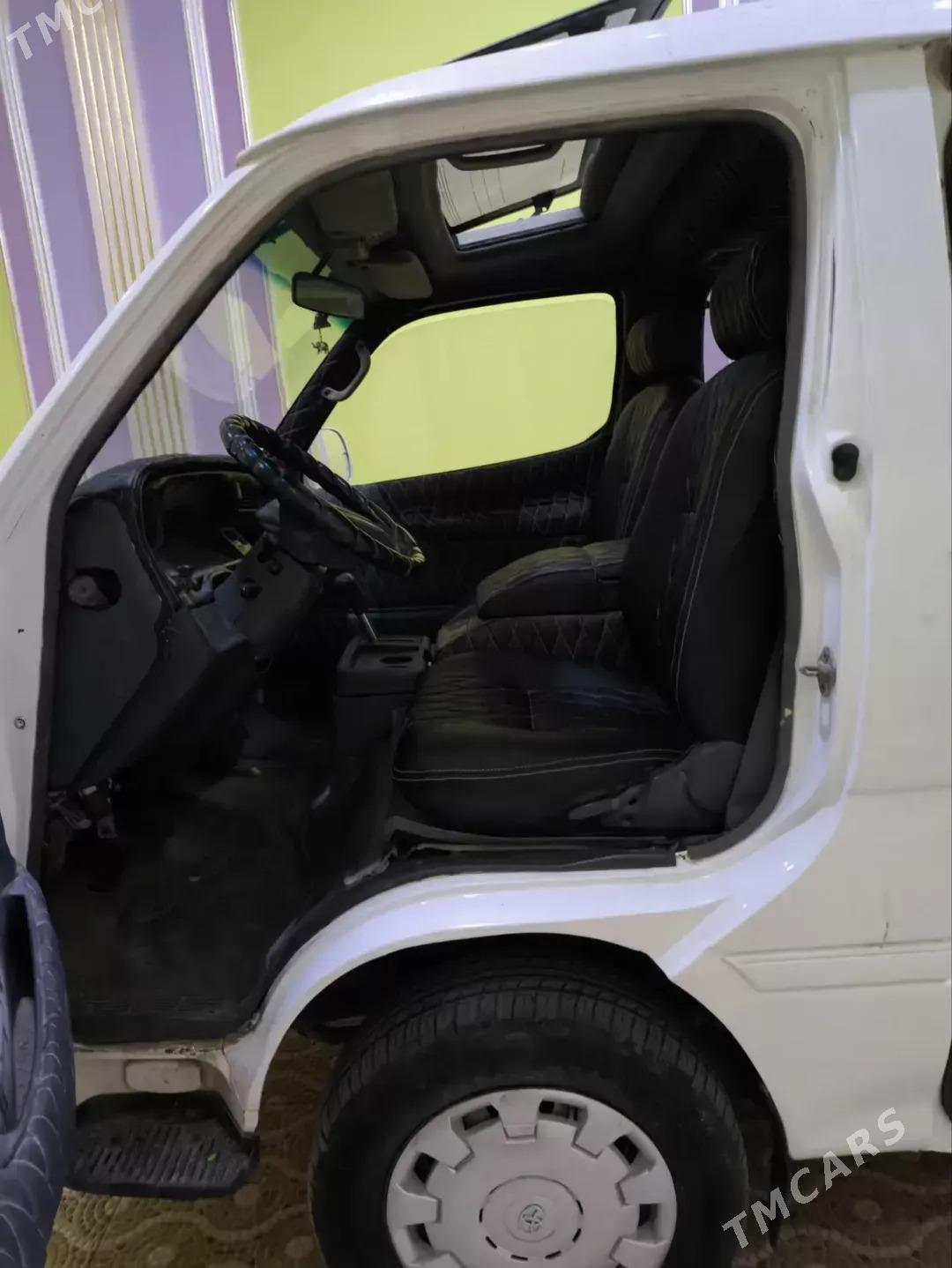 Toyota Hiace 1999 - 95 000 TMT - Сакар - img 1