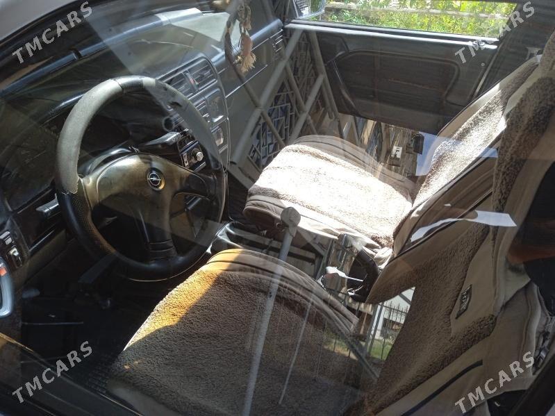 Opel Vectra 1989 - 42 000 TMT - Мары - img 5
