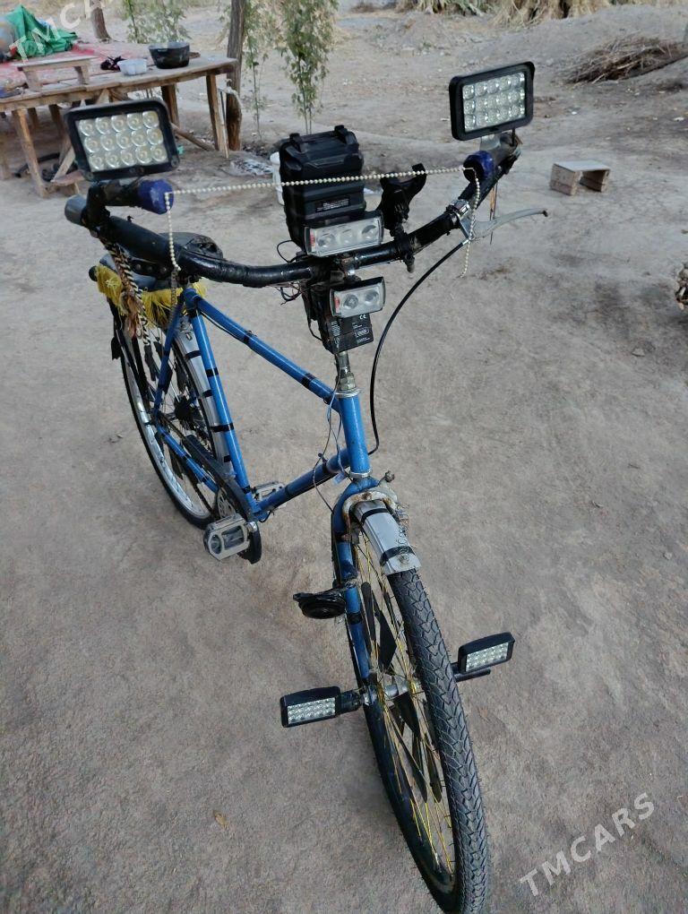 Welsepit - Gurbansoltan Eje - img 3