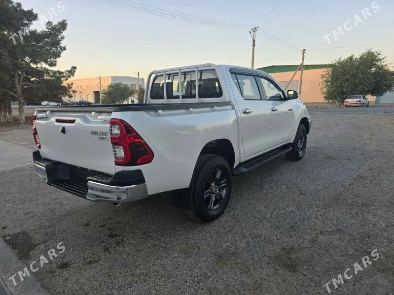 Toyota Hilux 2025 - 725 000 TMT - Ашхабад - img 3