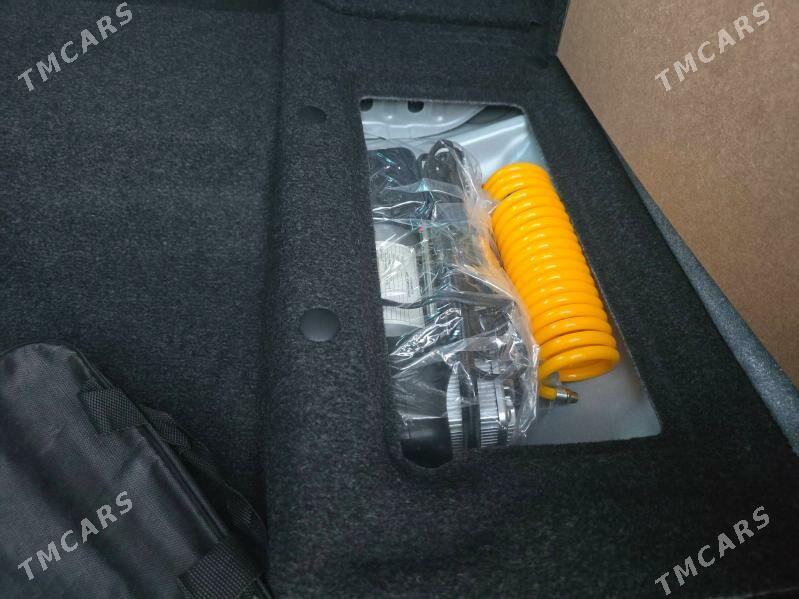 Toyota Hilux 2025 - 725 000 TMT - Ашхабад - img 9