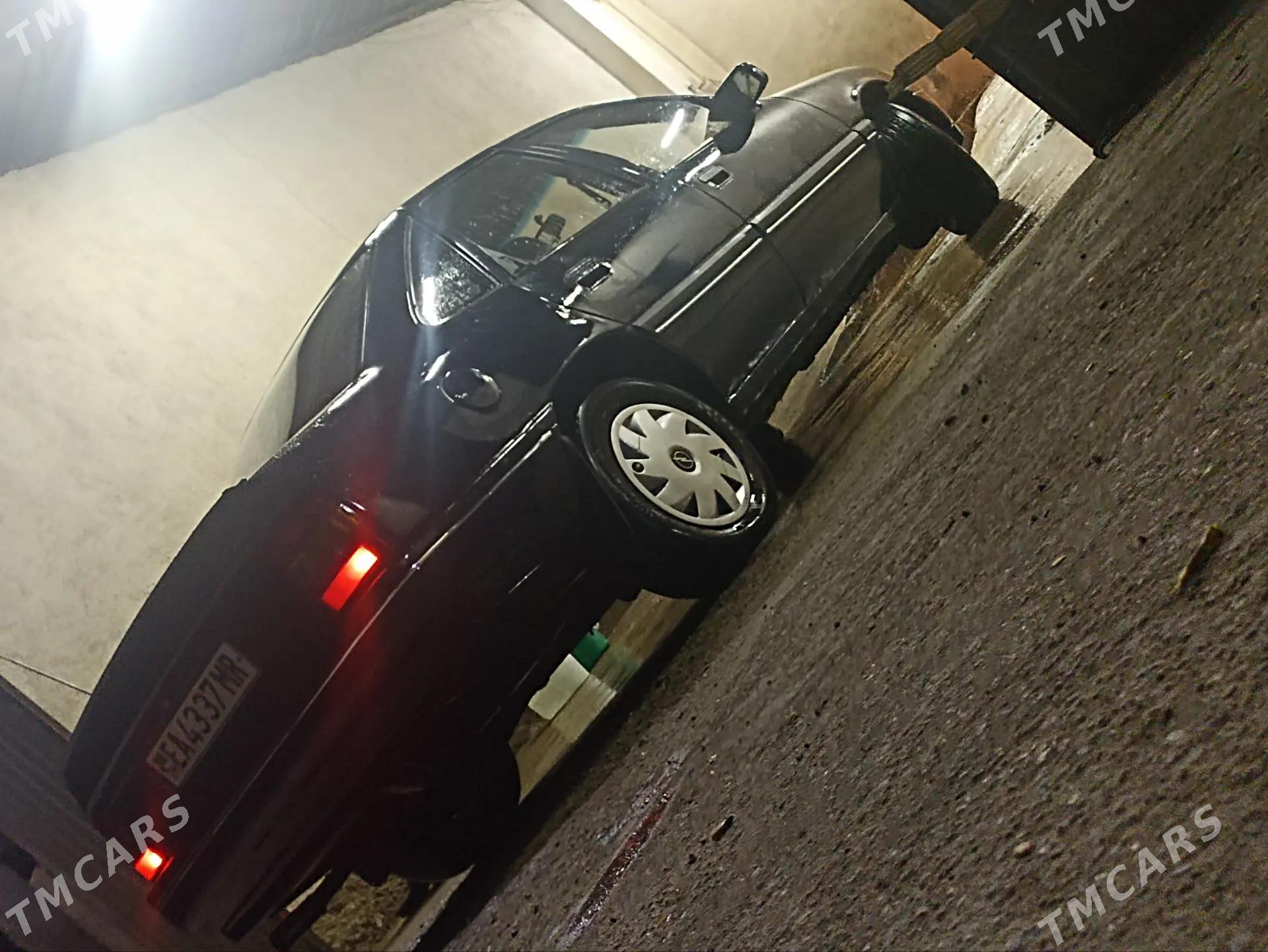 Opel Vectra 1992 - 34 000 TMT - Murgap - img 1