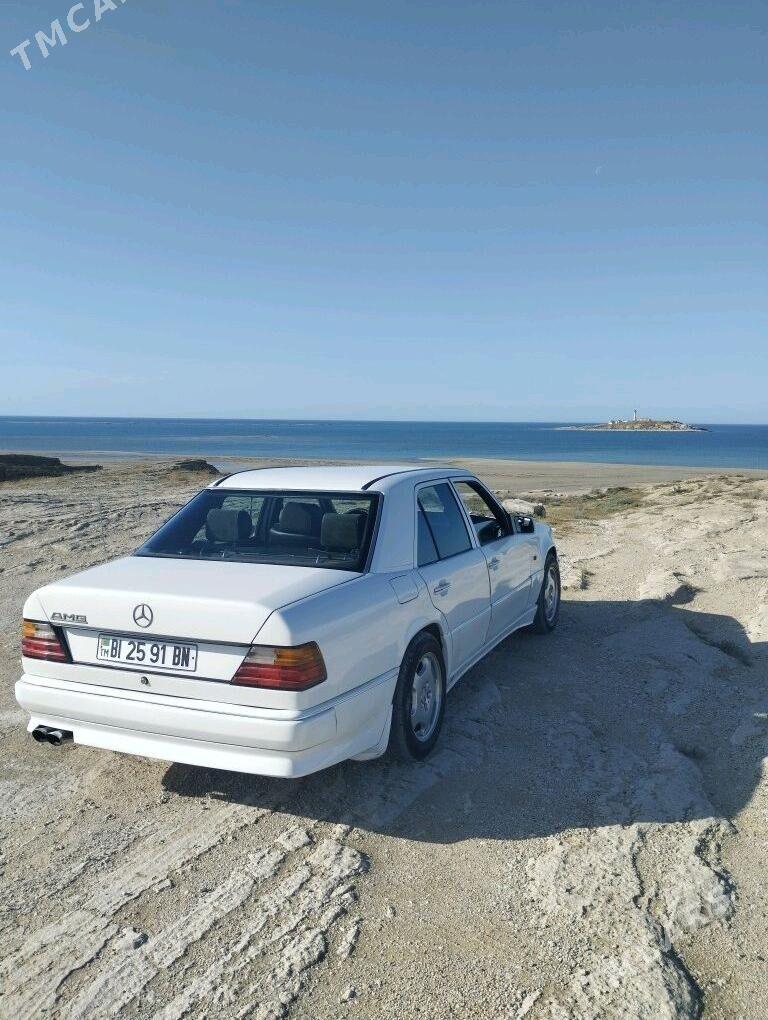 Mercedes-Benz 300E 1989 - 32 000 TMT - Карабогаз - img 5