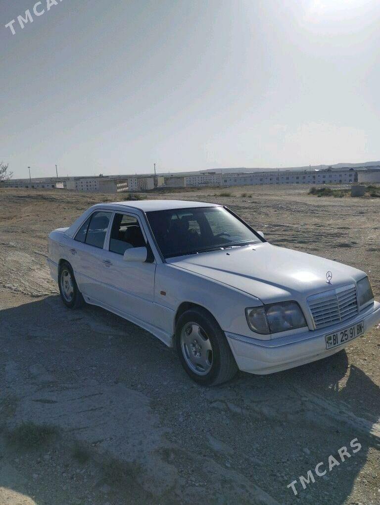 Mercedes-Benz 300E 1989 - 32 000 TMT - Карабогаз - img 3