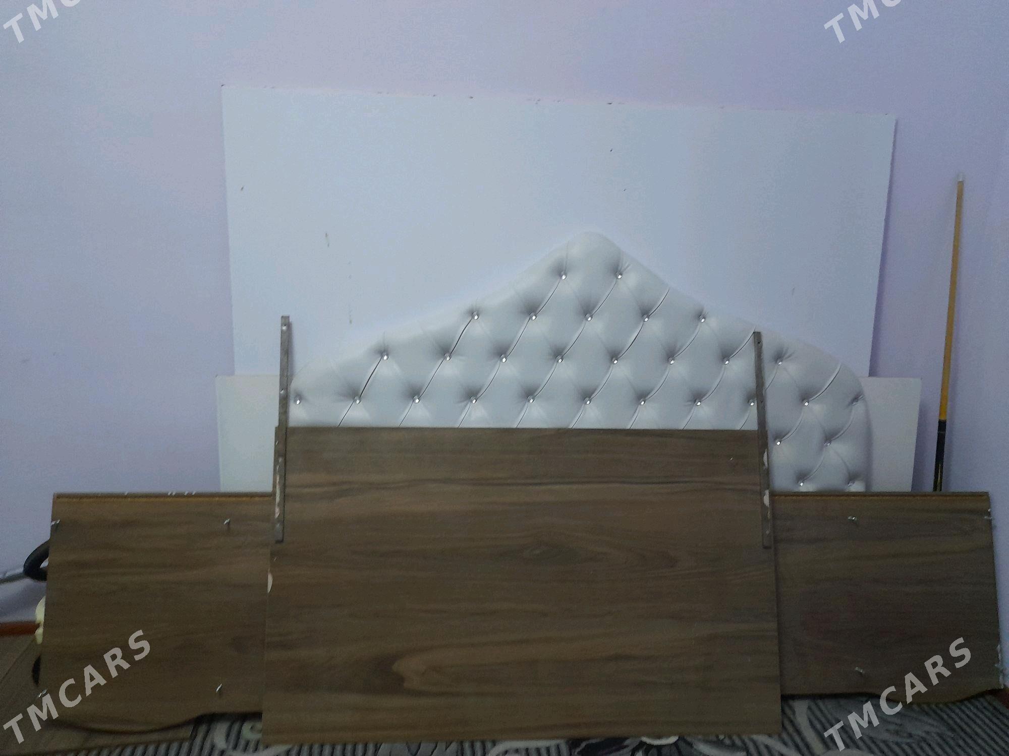 Spalny - Ýaşlyk - img 1