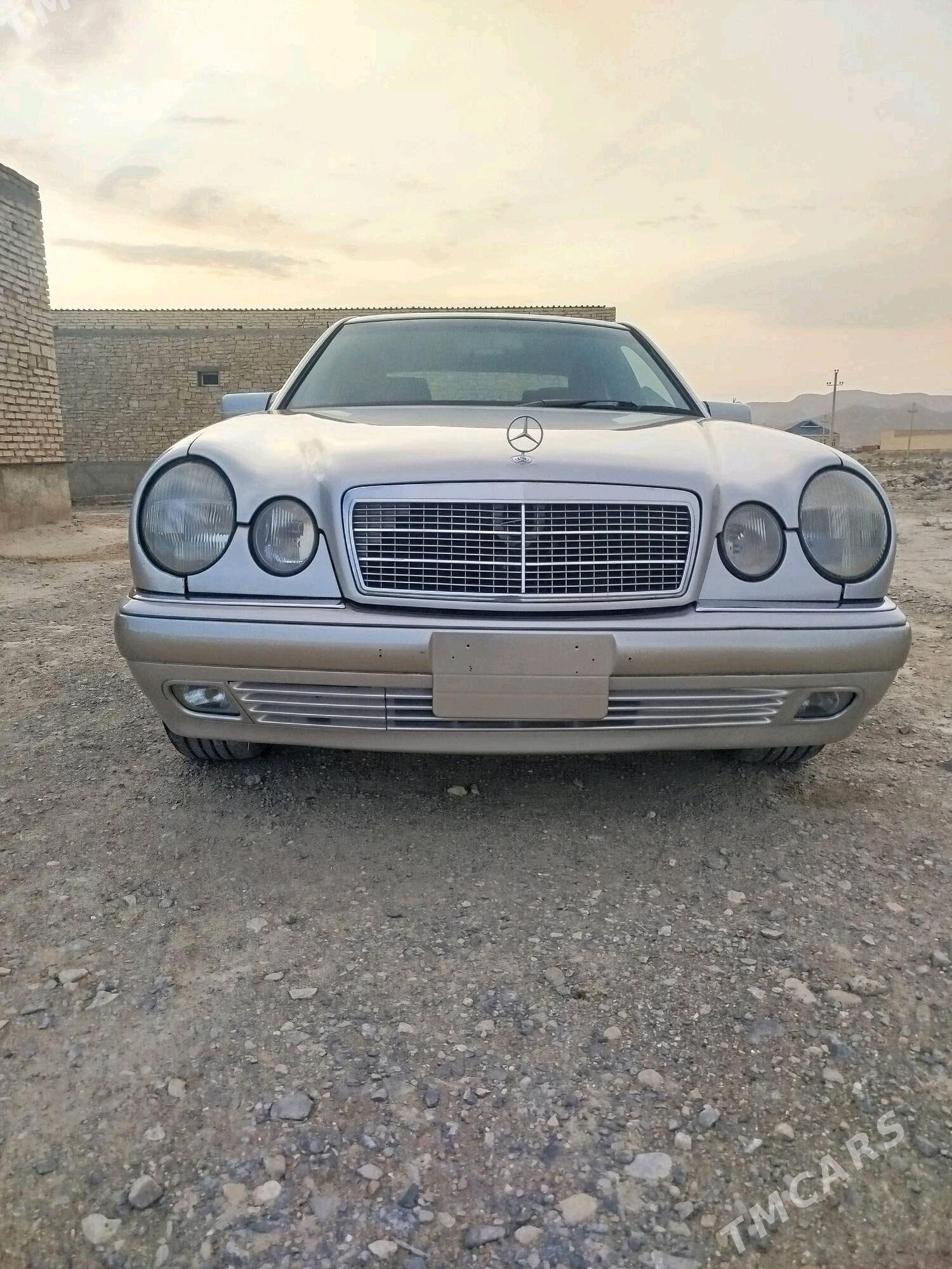 Mercedes-Benz E320 1996 - 107 000 TMT - Гызыларбат - img 1
