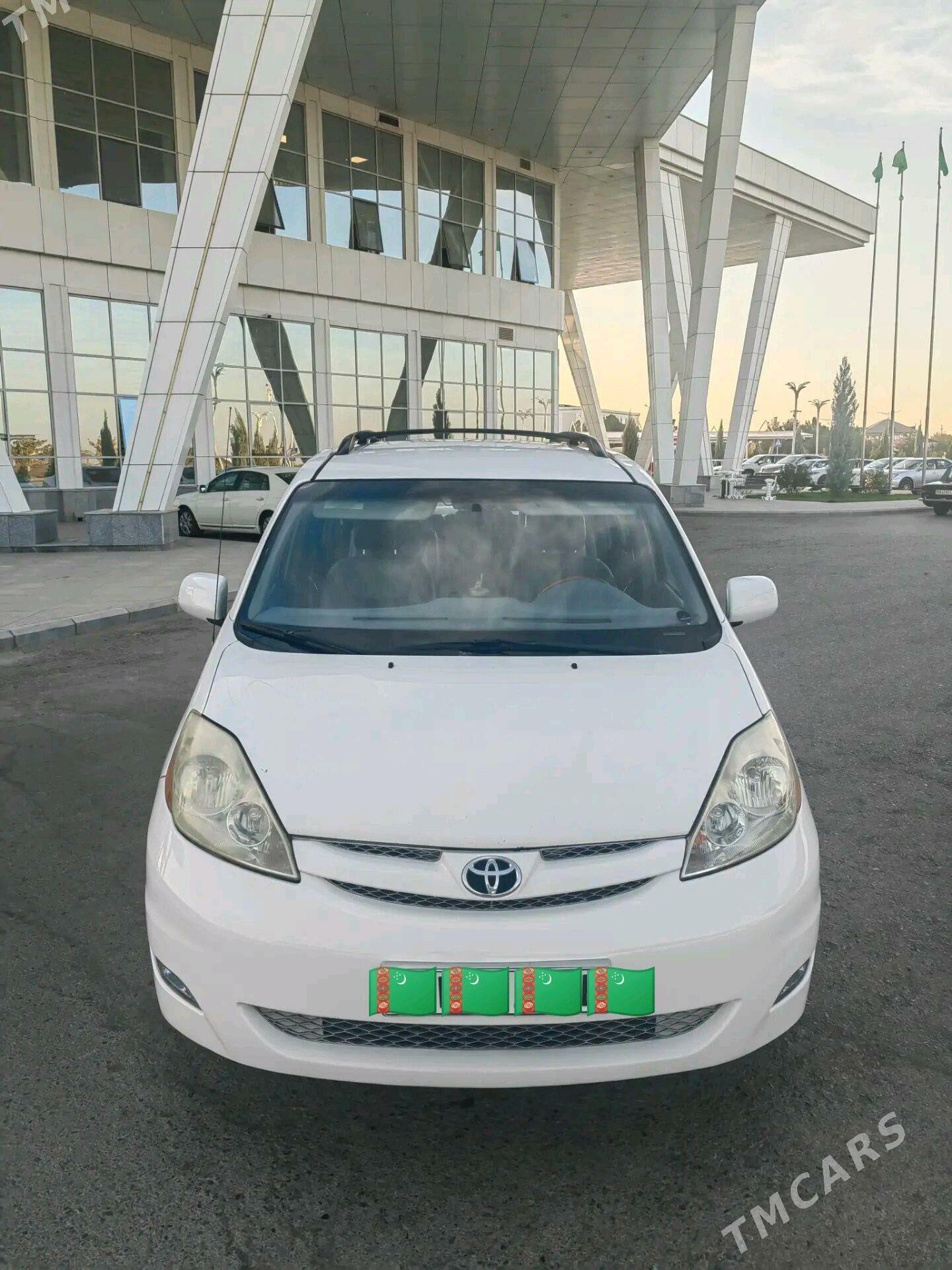 Toyota Sienna 2008 - 240 000 TMT - Туркменабат - img 3