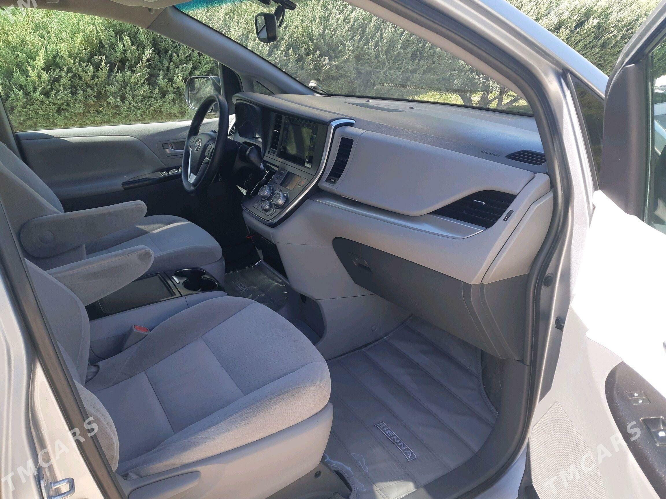 Toyota Sienna 2016 - 360 000 TMT - Мары - img 3