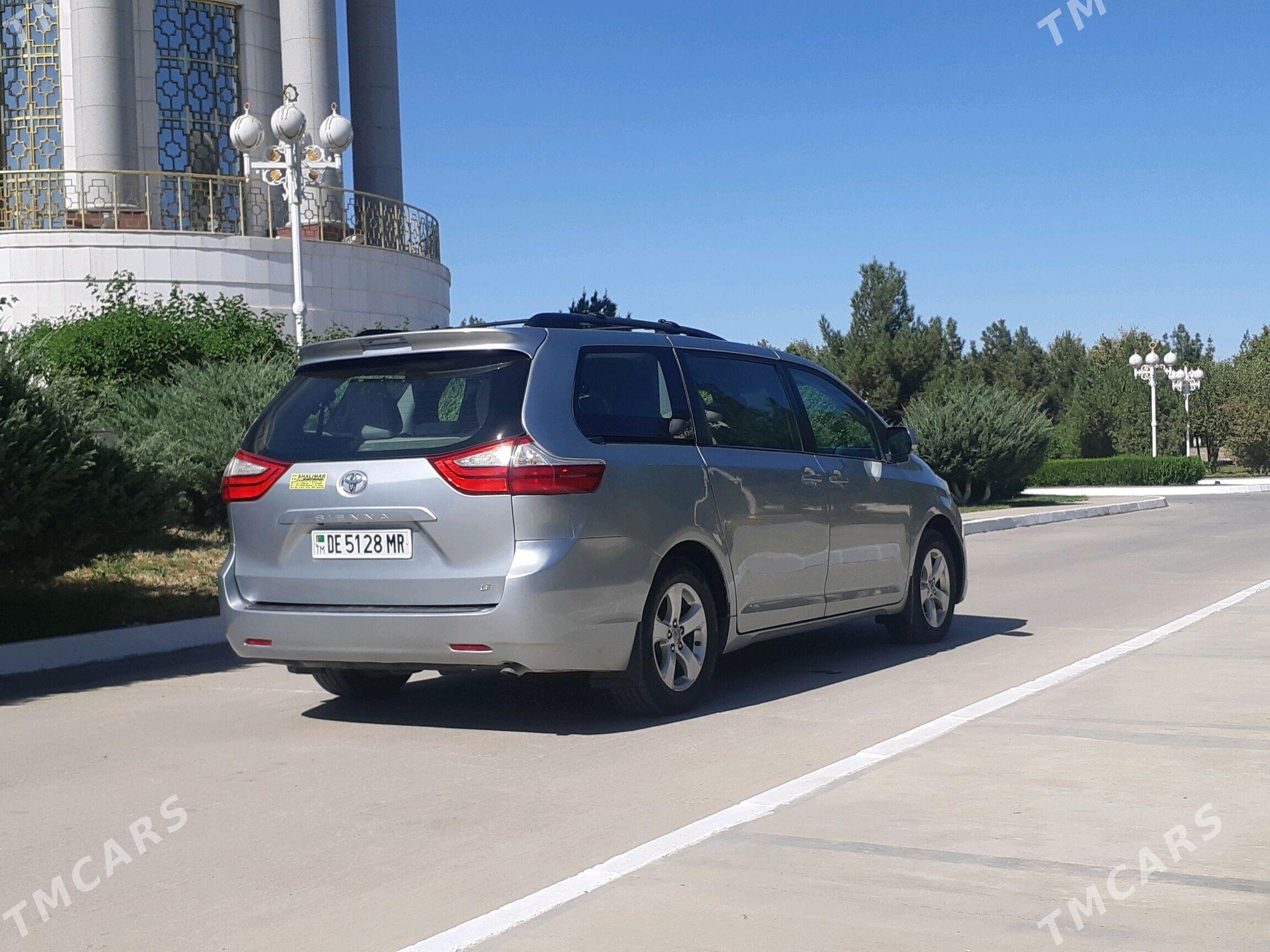 Toyota Sienna 2016 - 360 000 TMT - Мары - img 9