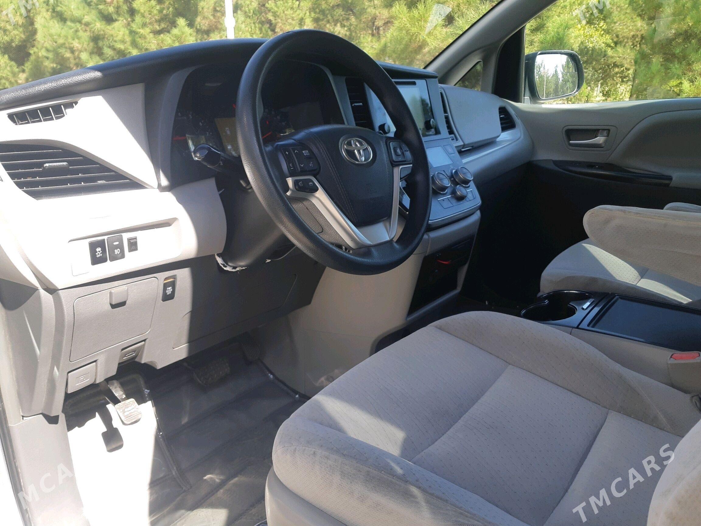 Toyota Sienna 2016 - 360 000 TMT - Мары - img 4