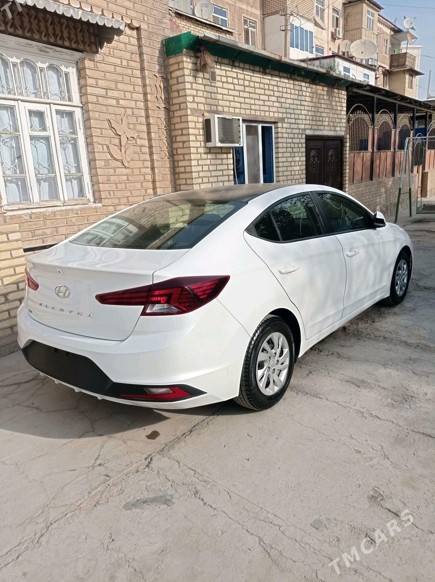 Hyundai Elantra 2020 - 235 000 TMT - Мары - img 4