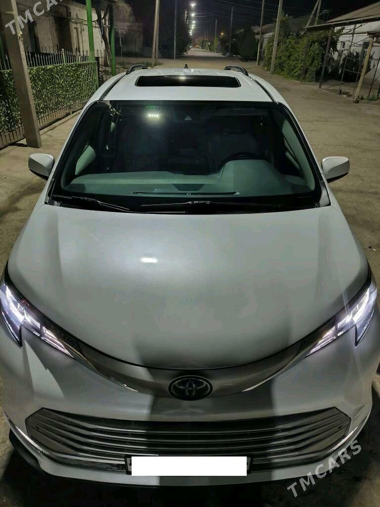 Toyota Sienna 2022 - 580 000 TMT - Daşoguz - img 1