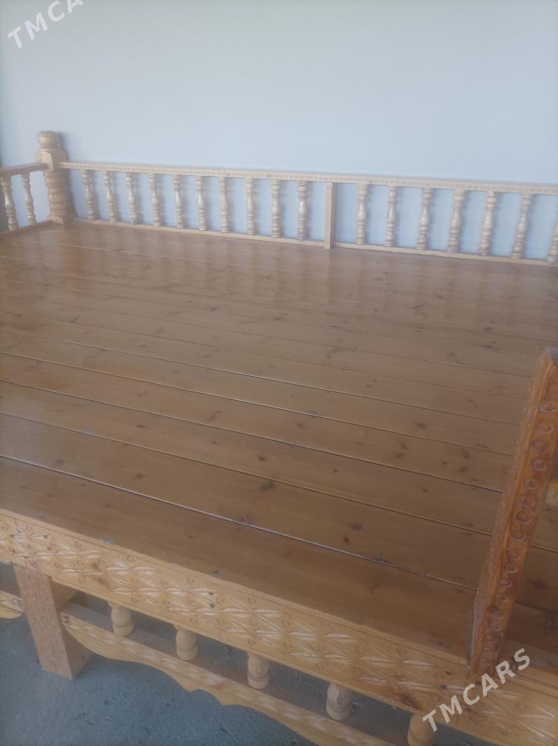 Tapjan, krowat - Änew - img 1
