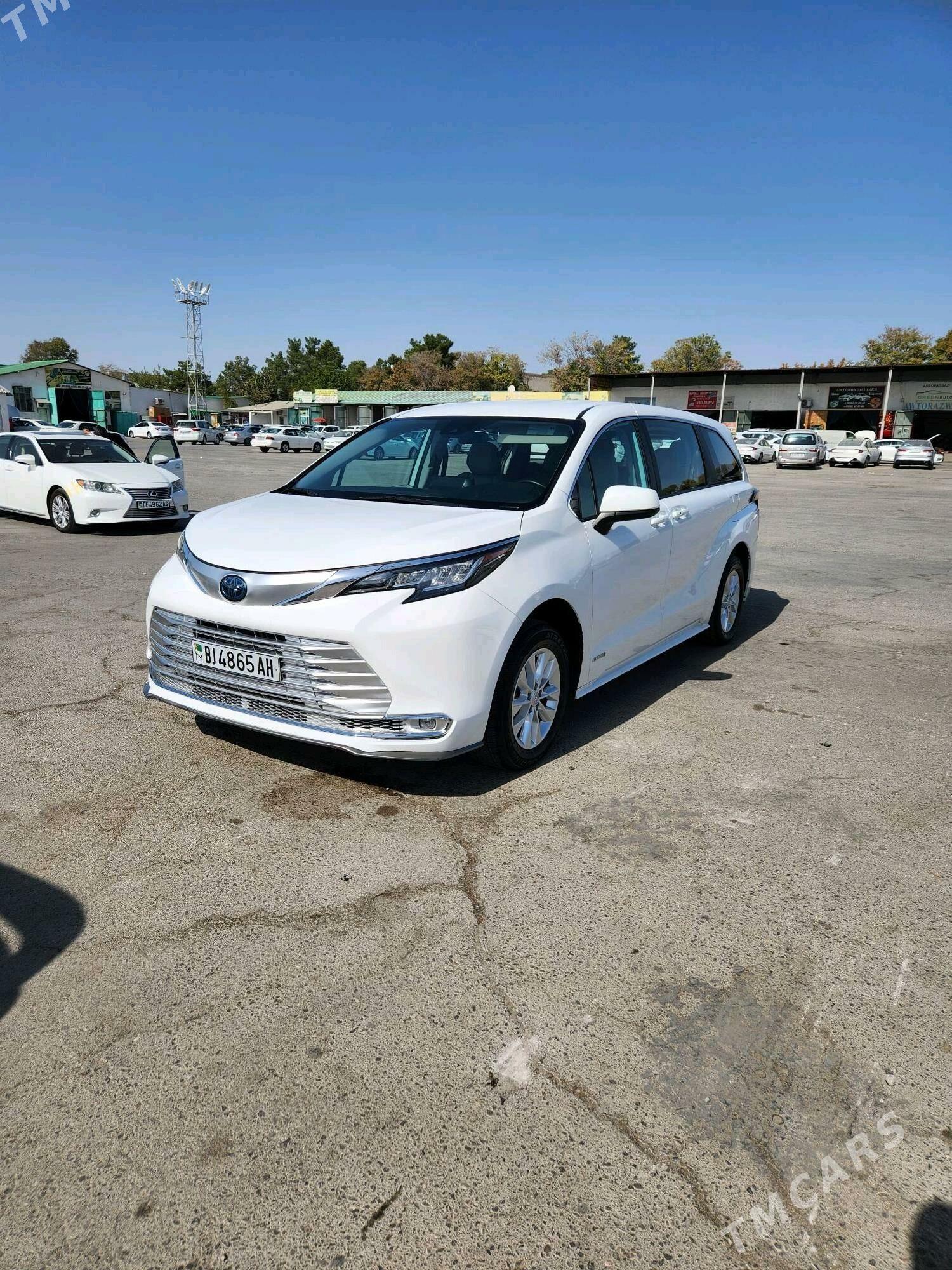 Toyota Sienna 2021 - 500 000 TMT - Бедев - img 1