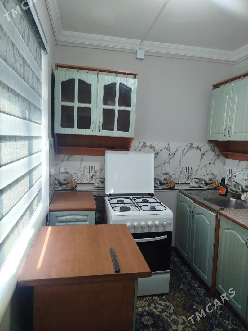 Продаю квартиру во 2ом микрора - Türkmenabat - img 2