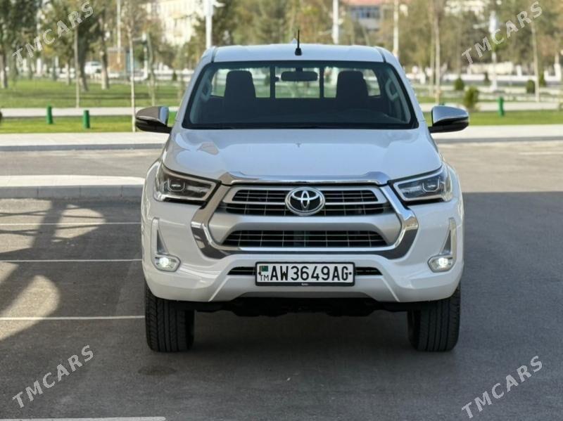 Toyota Hilux 2022 - 540 000 TMT - Aşgabat - img 8