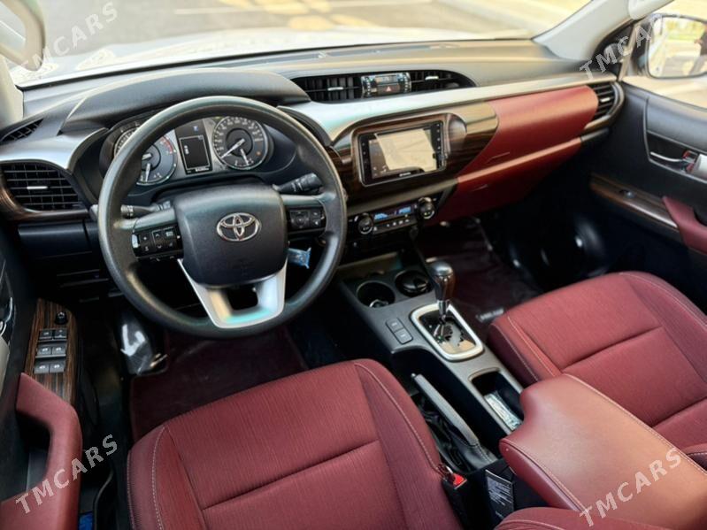Toyota Hilux 2022 - 540 000 TMT - Aşgabat - img 10