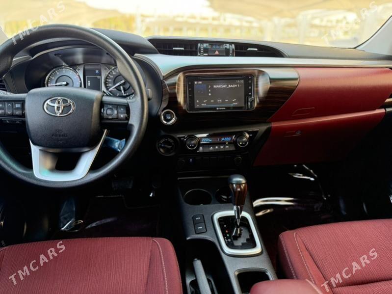 Toyota Hilux 2022 - 540 000 TMT - Aşgabat - img 9