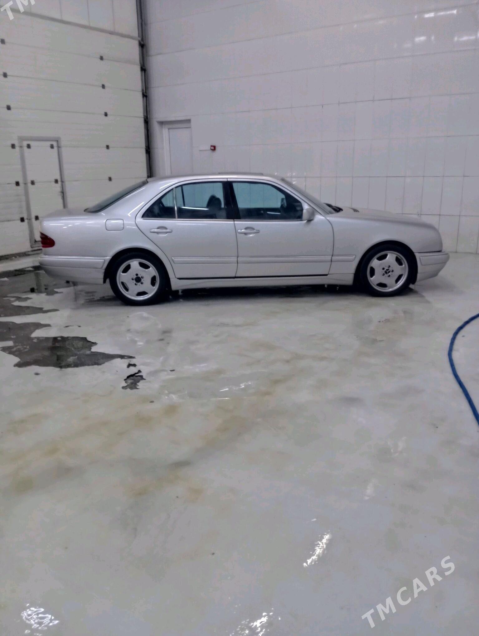 Mercedes-Benz E320 1998 - 140 000 TMT - Туркменбаши - img 2
